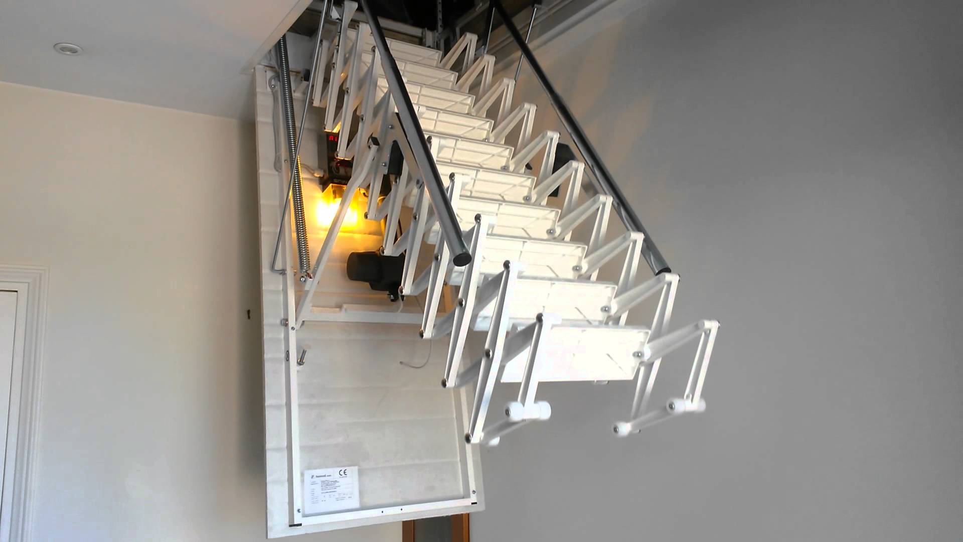 escalier electrique escamotable