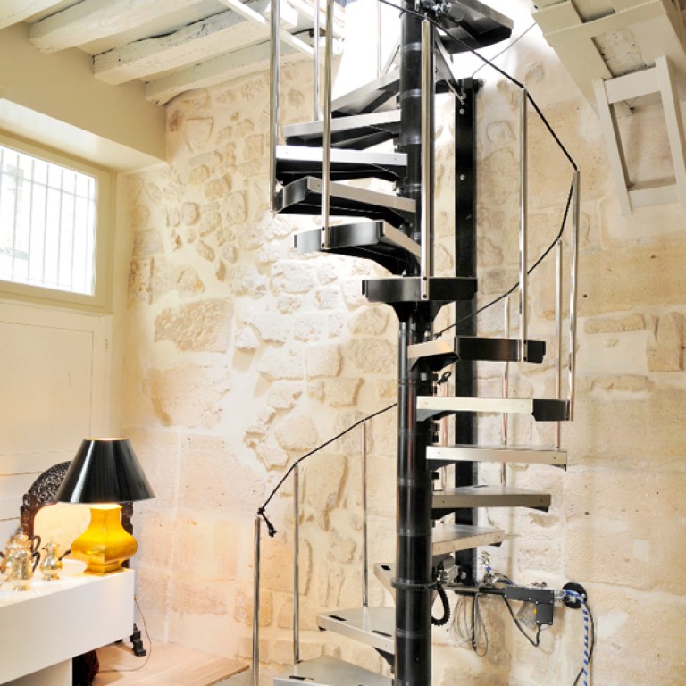 escalier helicoidale electrique