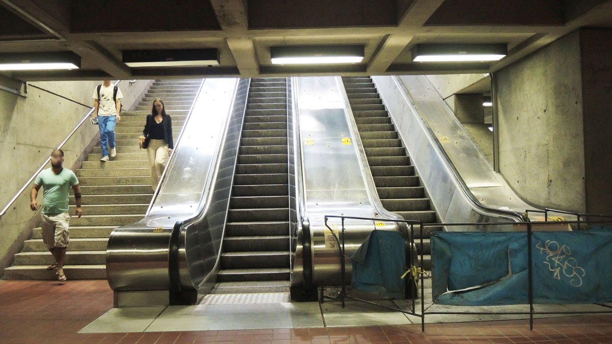 escalier roulant stm