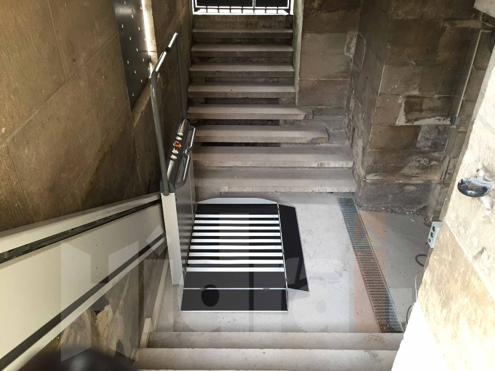 monte escalier 22