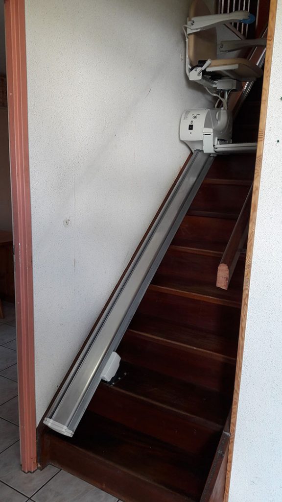 monte escalier 64