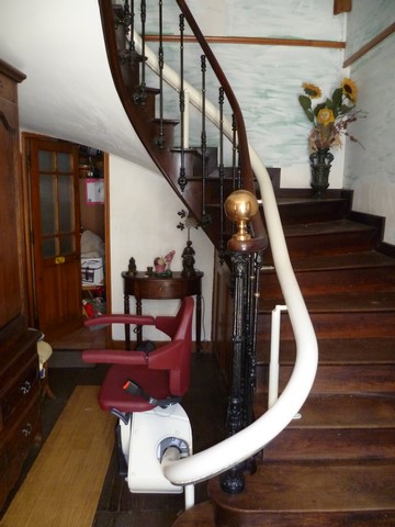 monte escalier 86