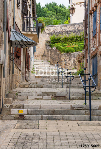 monte escalier dordogne