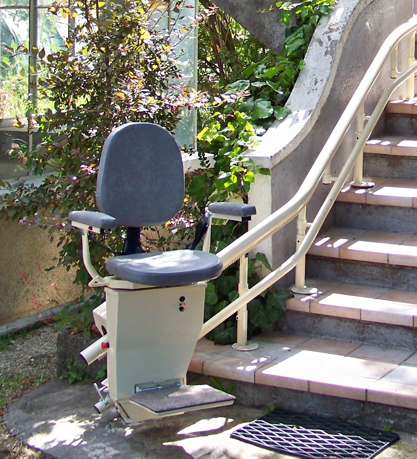 monte escalier electrique exterieur