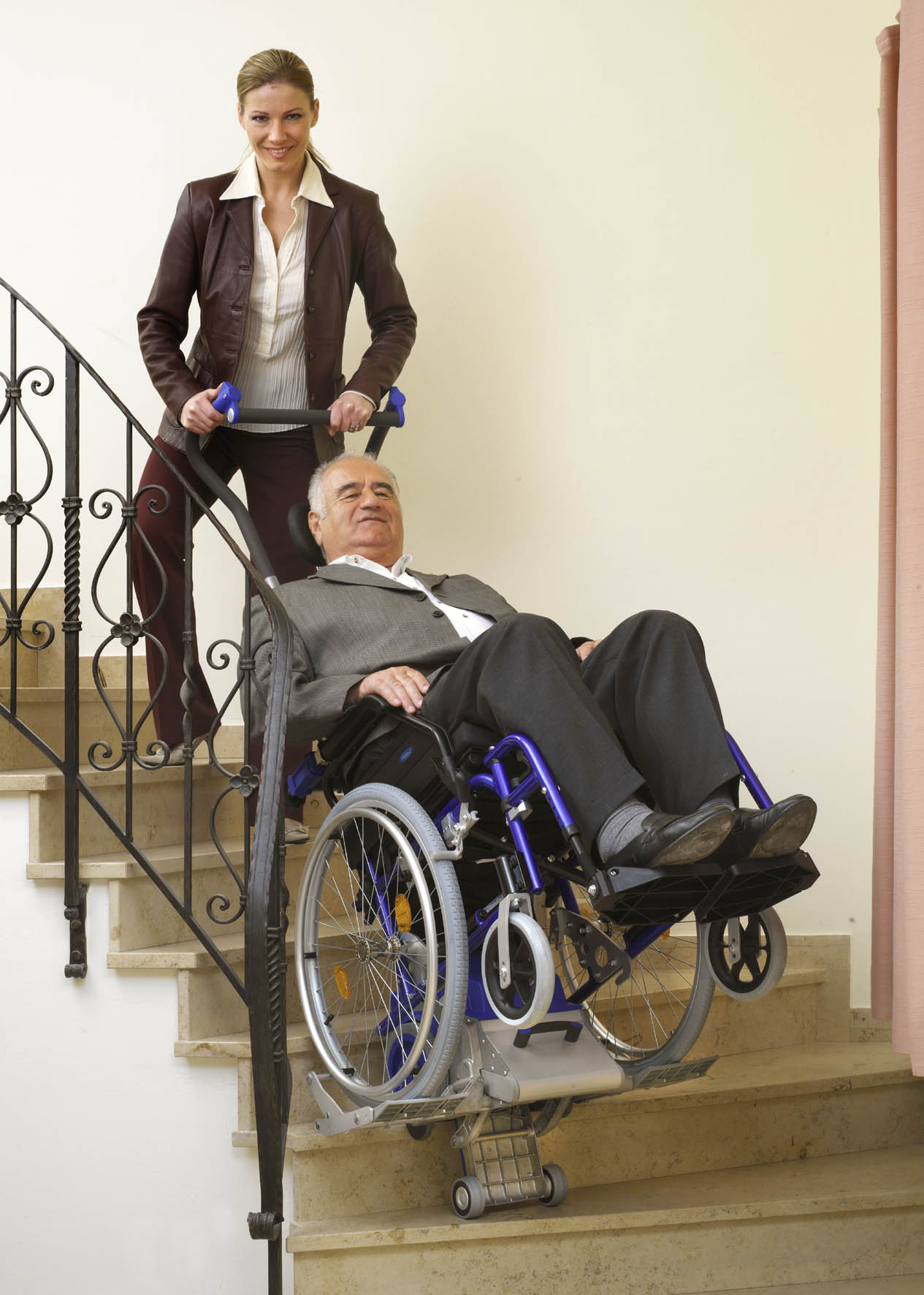 monte escalier electrique pour fauteuil roulant