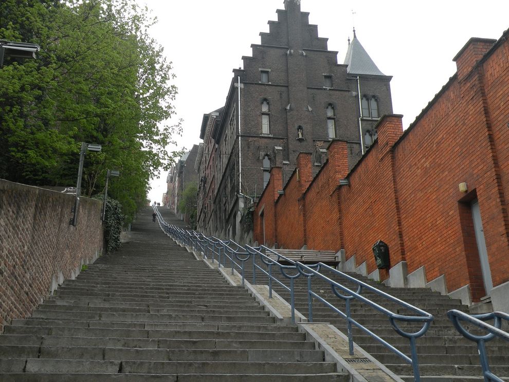 monte escalier liege