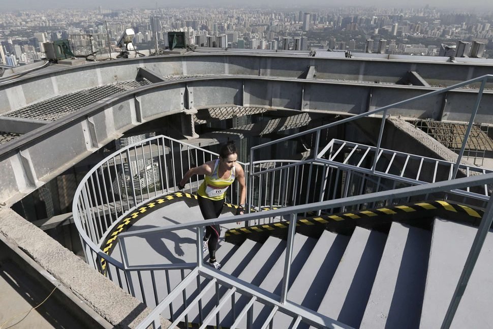 monte escalier tours